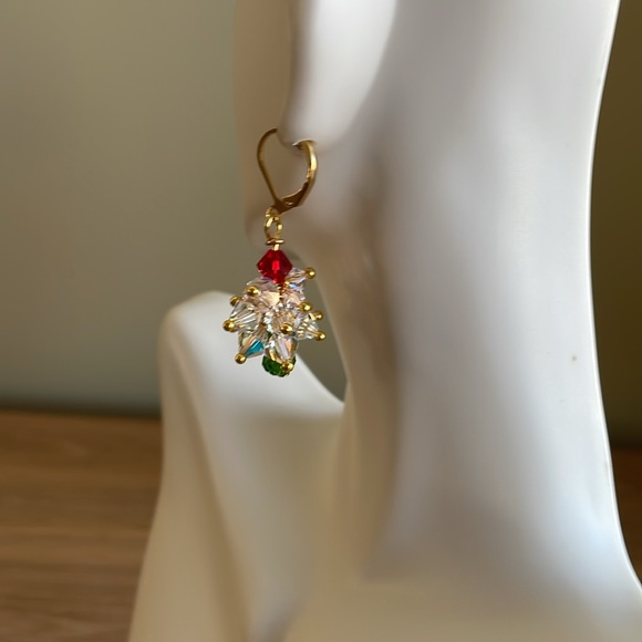 HAND CRAFTED CHRISTMAS CLUSTER PIERCED EARRINGS Clear Swarovski Crystals - Picture 5 of 14